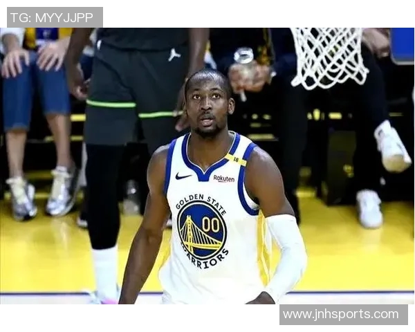 库明加精彩突破虚晃艾顿轻松上篮得分展现超强个人能力